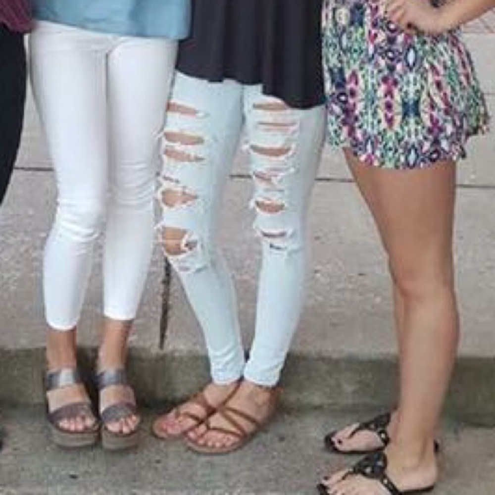 american eagle light wash ripped jeans